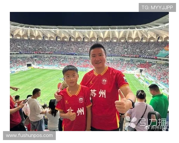 绿荫场上的传承:父子足球梦的双向奔赴(1)